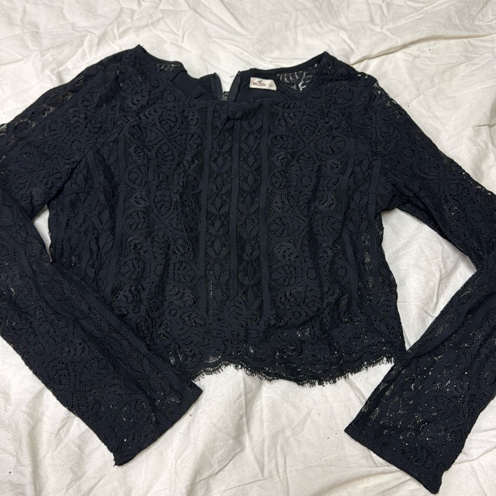 Long sleeve lace crop top